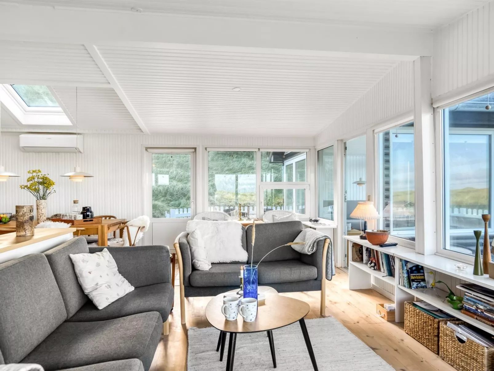 "Ineke" - 295m from the sea - Inside