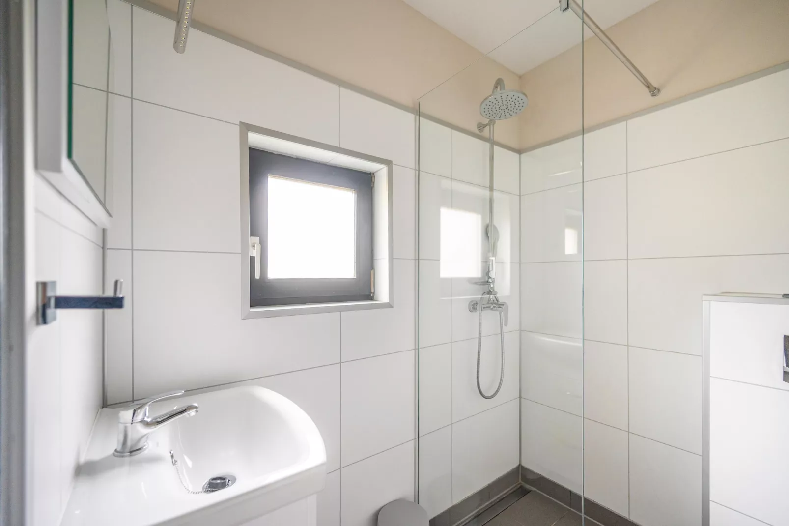 6P Comfort 2 - Bathroom