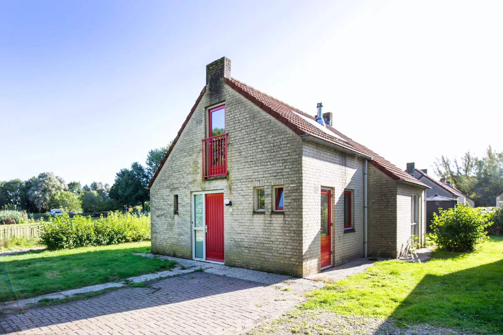 7 - Persoons Forest 217 Sauna Bungalow (copy) (copy) (copy) - Exterior in summer