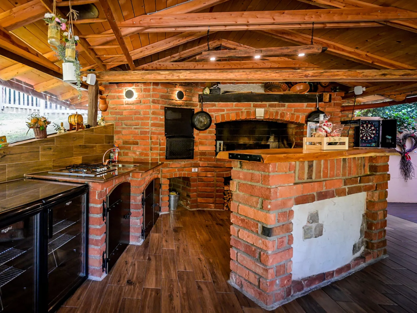 Pine Hill - Draußen