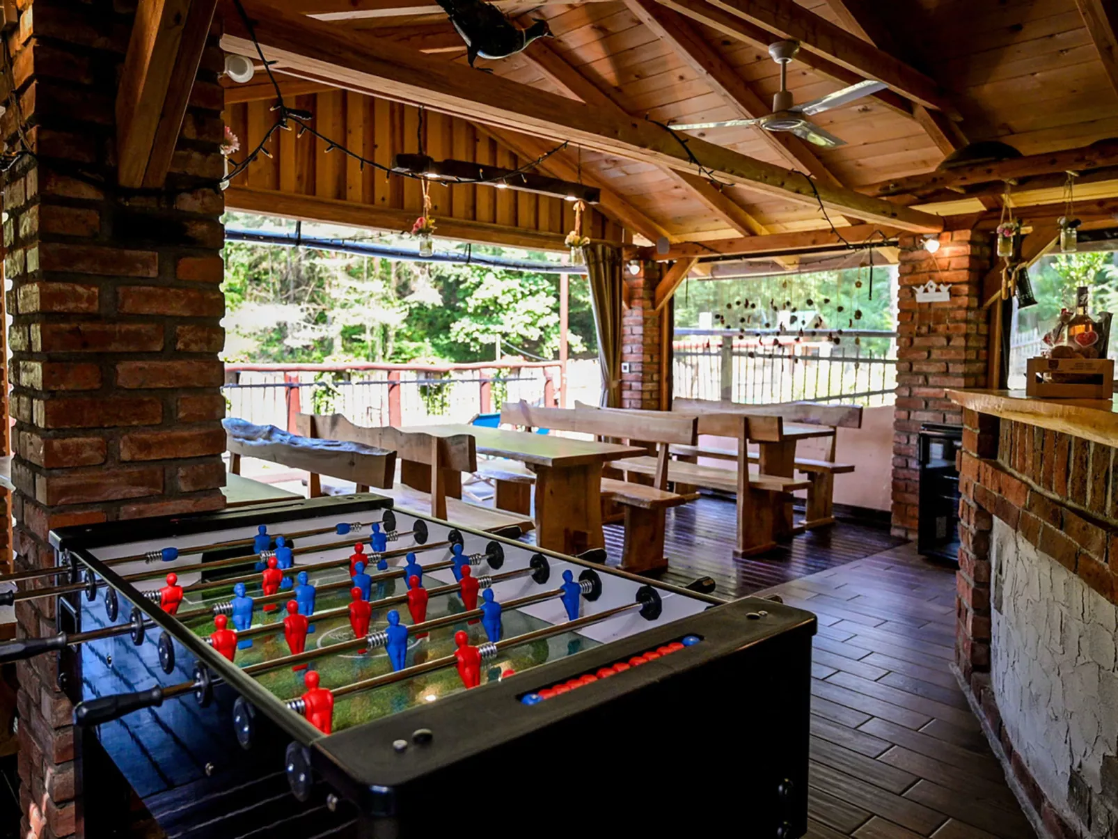 Pine Hill - Draußen