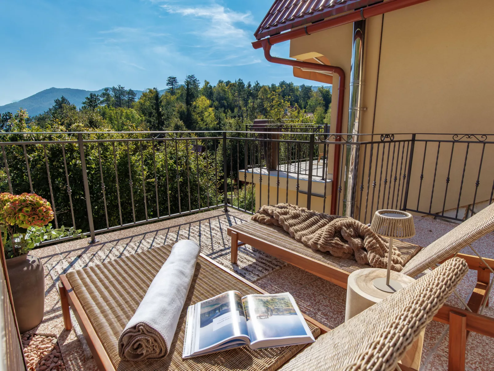 House Hillside Lodge - Drinnen