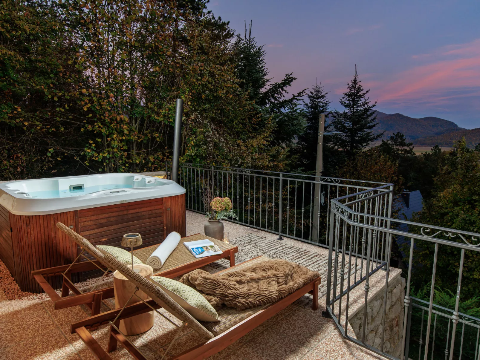 House Hillside Lodge - Drinnen