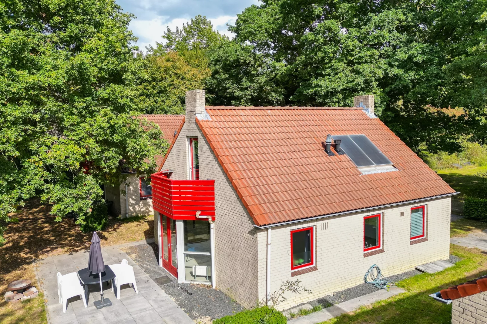 6 - Persons De Zingende Wilg (copy) (copy) (copy) - Außenbereich Sommer