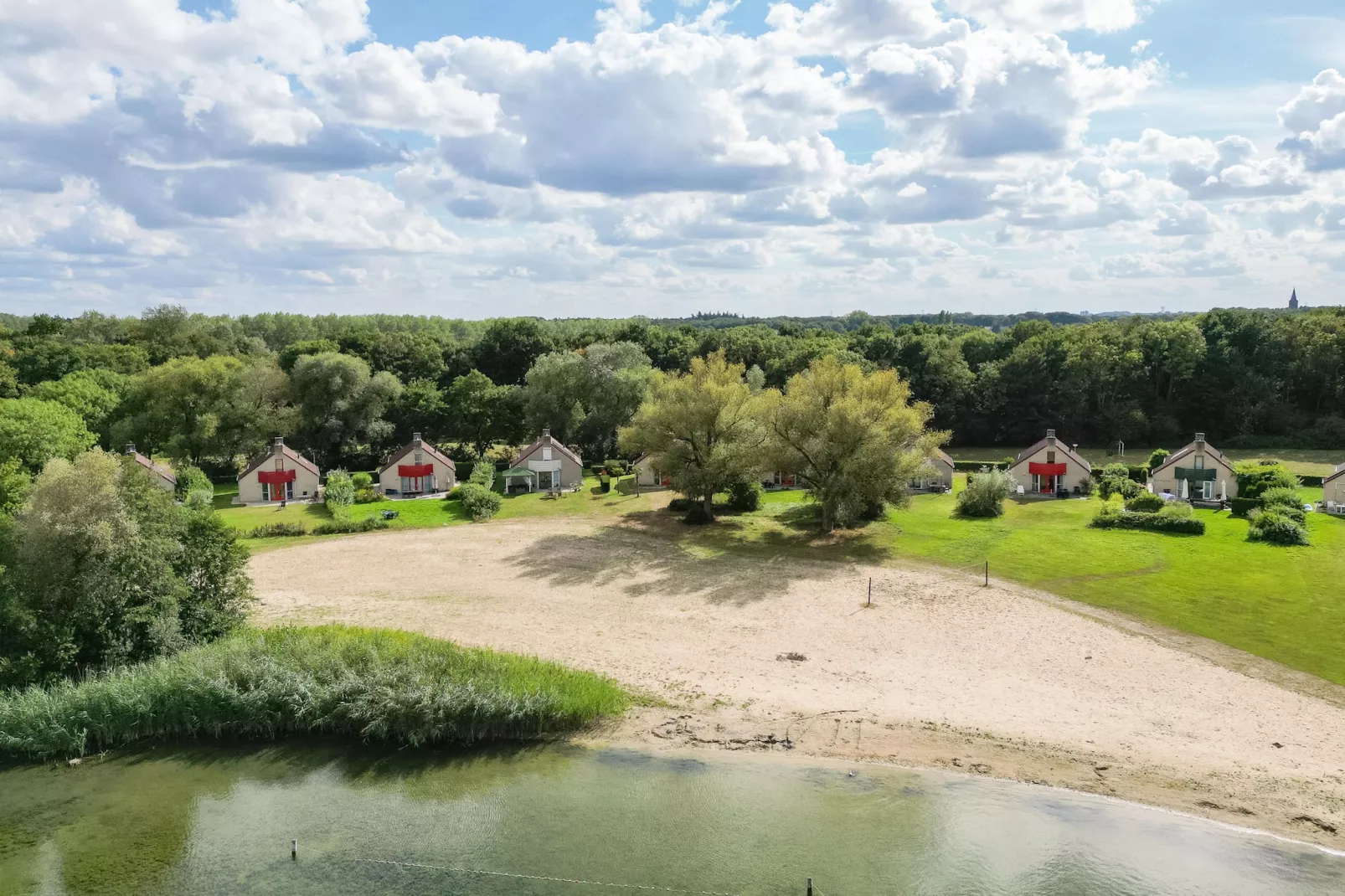 7 - Persoons Forest 217 Sauna Bungalow (copy) (copy) (copy) - Areas within 1km in summer