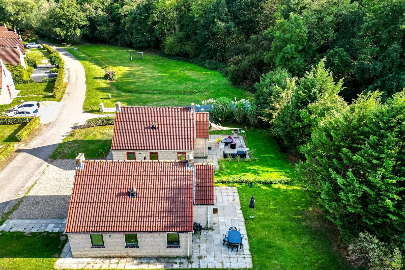 7 - Persoons Forest 217 Sauna Bungalow (copy) (copy) (copy) (copy) - Exterior in summer