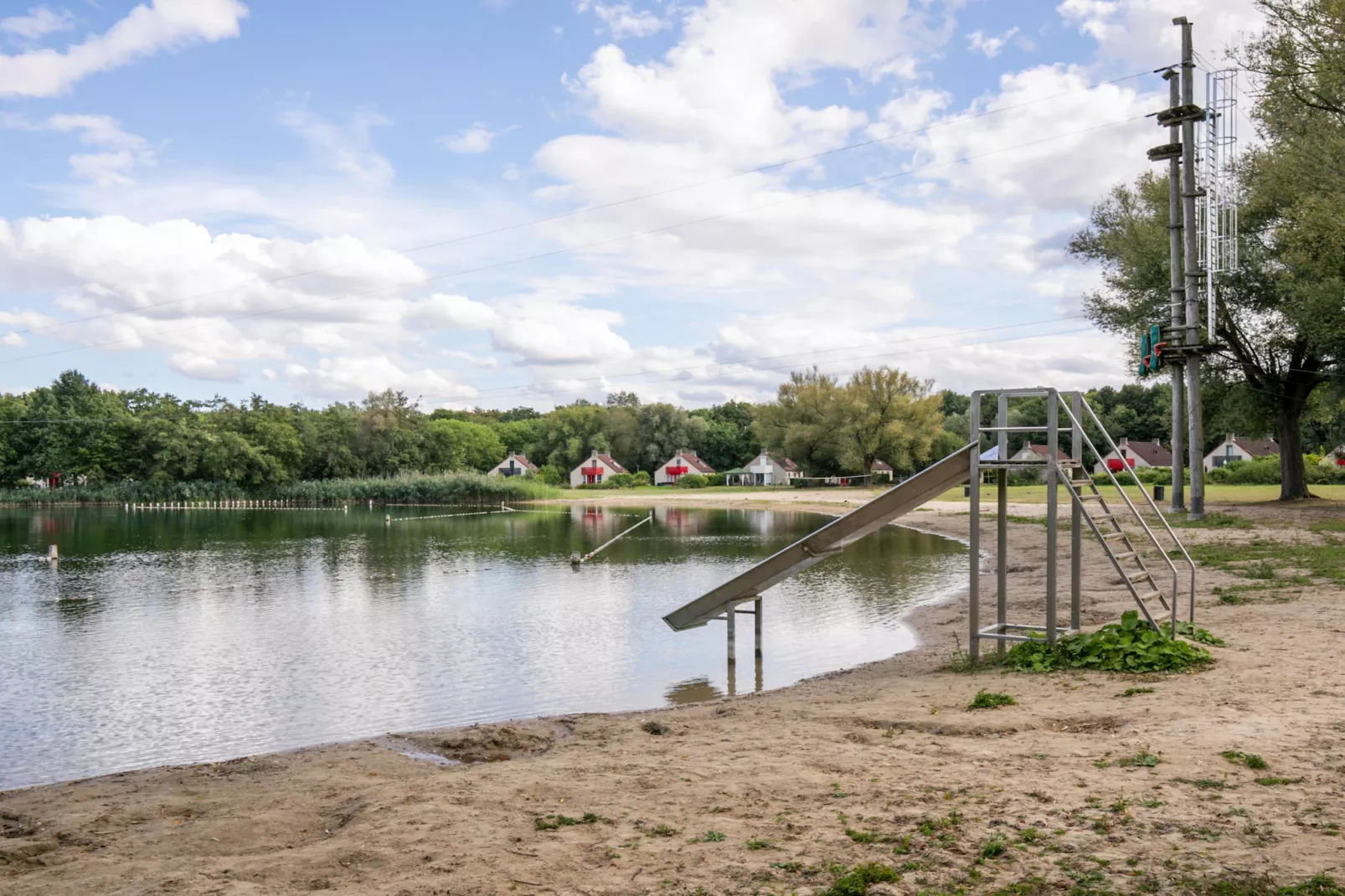 7 - Persoons Forest 217 Sauna Bungalow (copy) (copy) (copy) - Areas within 1km in summer