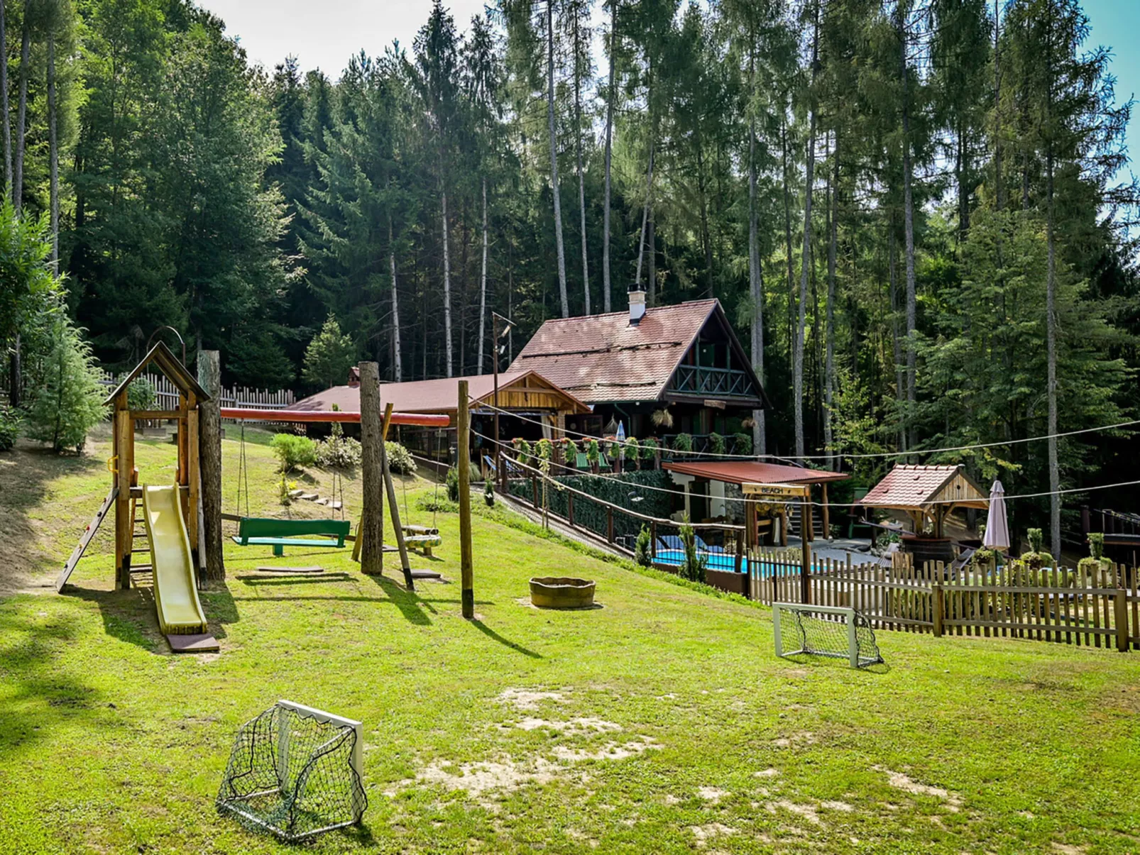 Pine Hill - Draußen