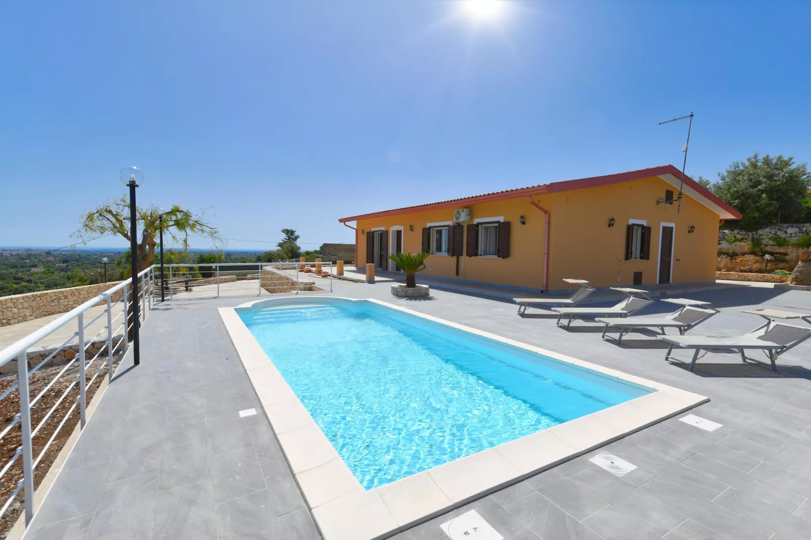 Villa Panorama mit Privatpool - Swimming pool
