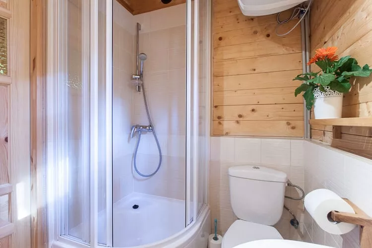 Drewniane domki wakacyjne Pobierowo-Bathroom