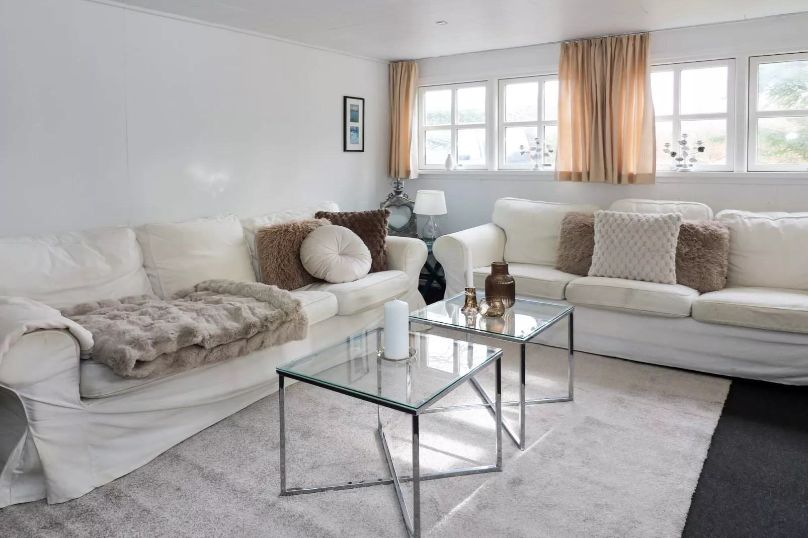 Tranquil Waterfront Cottage-By Traum - Indoor