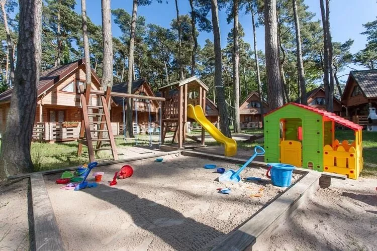 Drewniane domki wakacyjne Pobierowo-Gardens summer