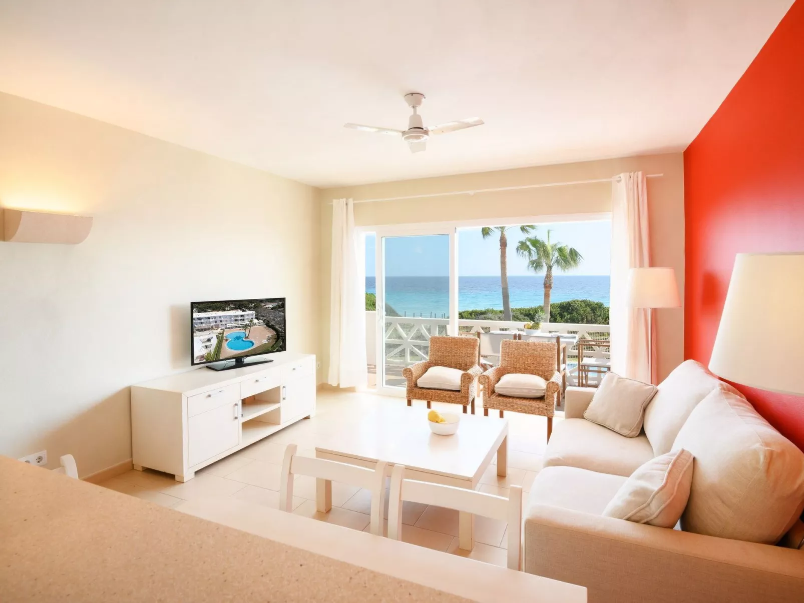 Moderne Ferienwohnung mit traumhaftem Meerblick