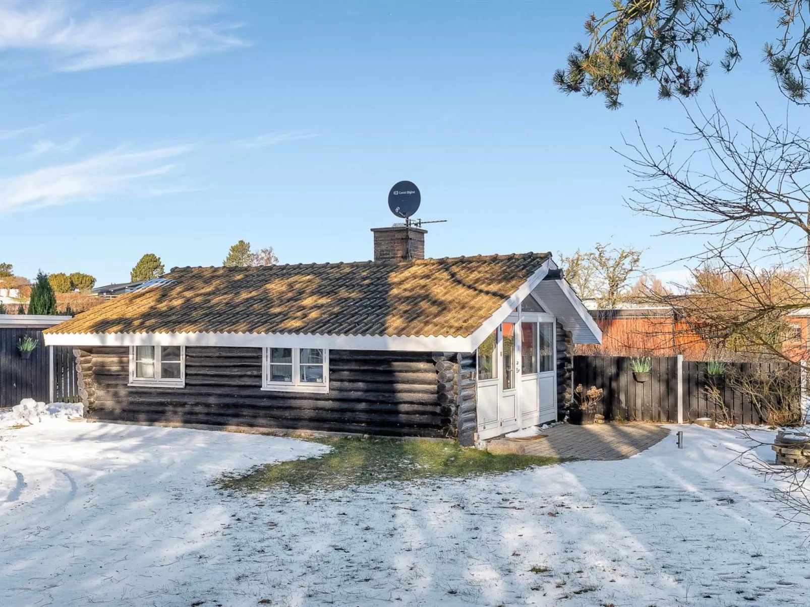 "Kato" - 125m from the sea