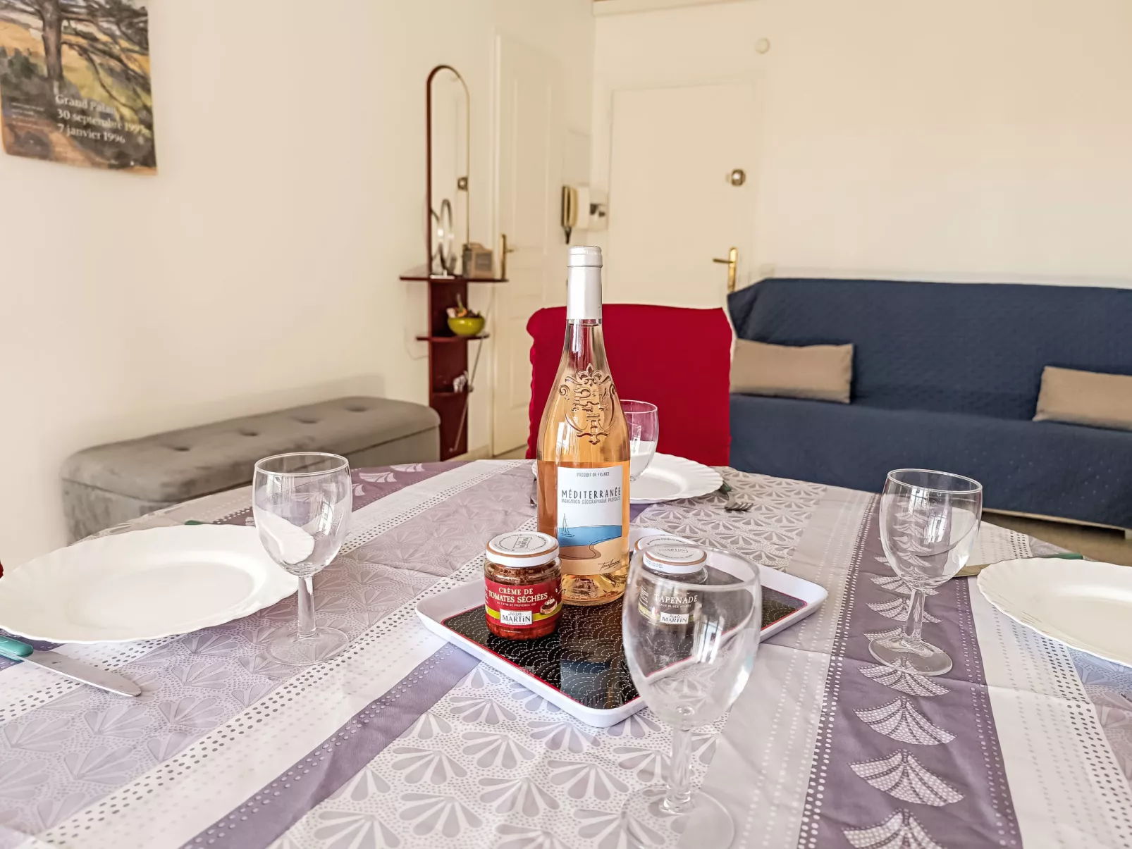 Le Méditerranée - Inside