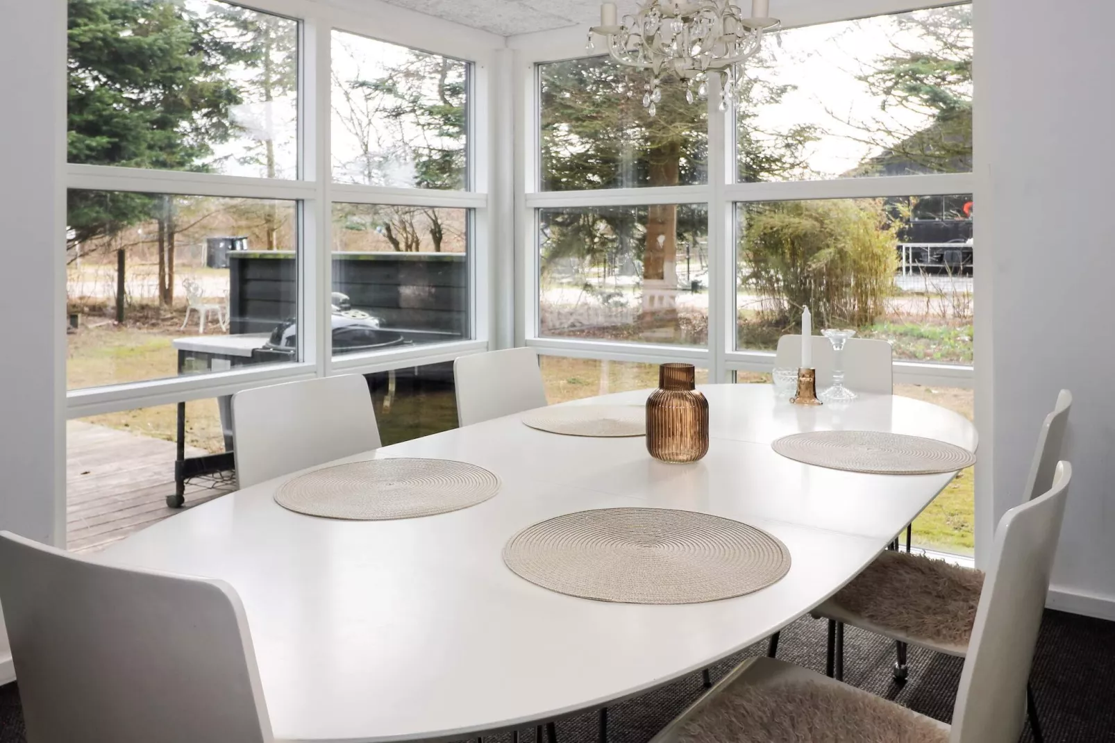 Tranquil Waterfront Cottage-By Traum - Indoor