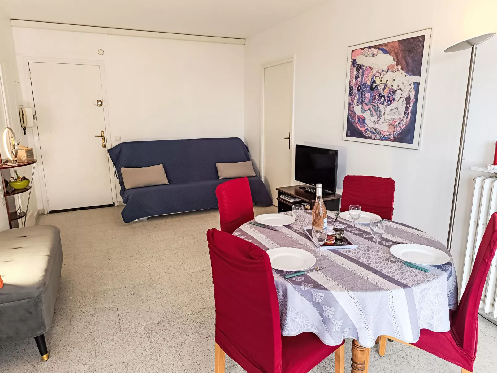 Le Méditerranée - Inside