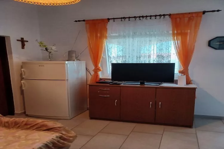 Apartments Topić - One Bedroom Apartment with Terrace (First Floor) - Salon