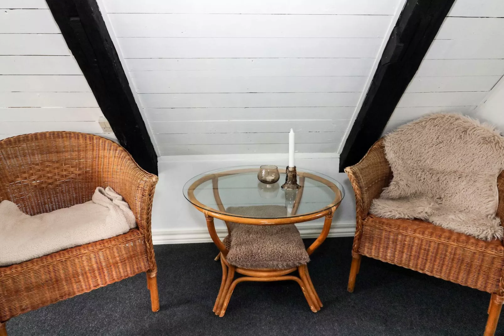 Tranquil Waterfront Cottage-By Traum - Indoor