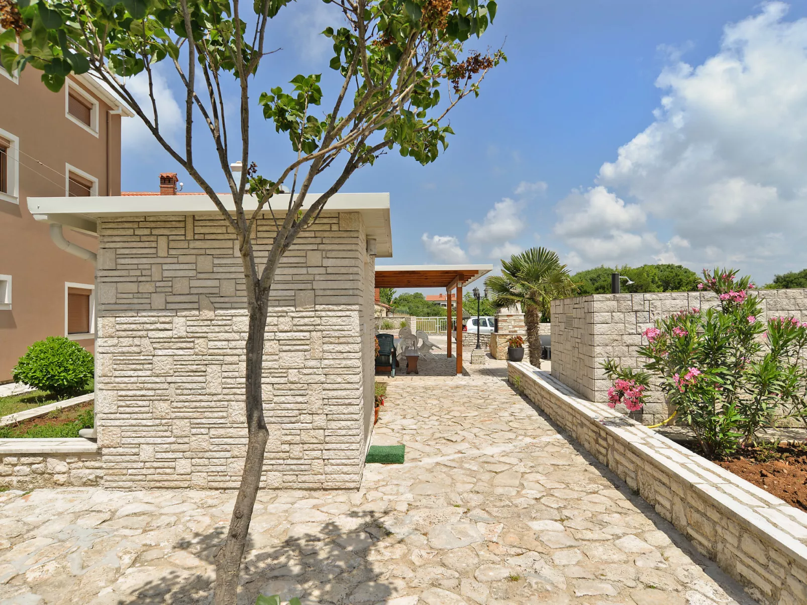 Apartment 1376 - Image-tags.info