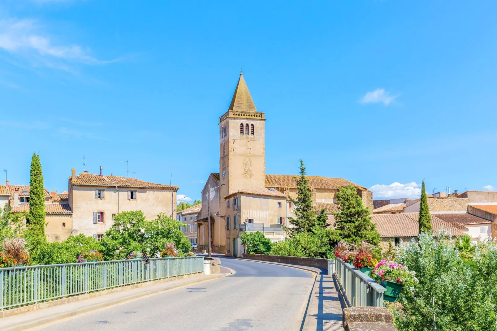 Villa avec piscine - Zones été à 1 km