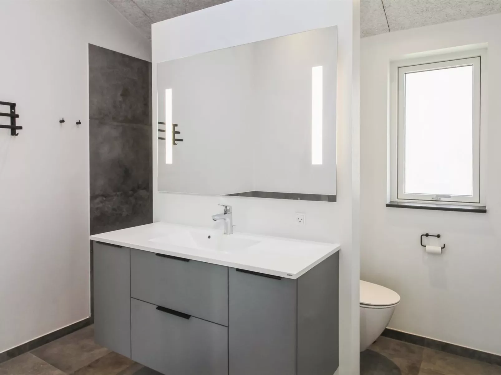 "Biergh" - 30km from the sea - Drinnen