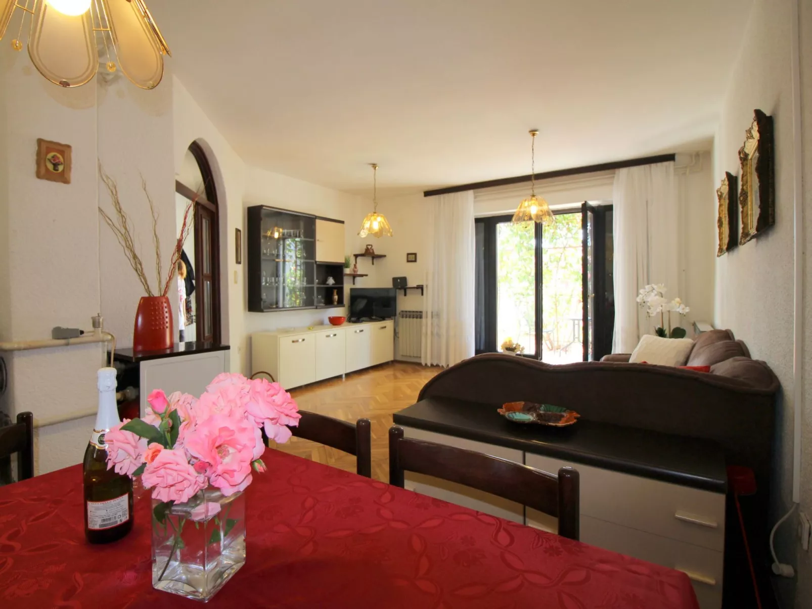 Pinia in Strandnähe  mit Garten - Image-tags.info