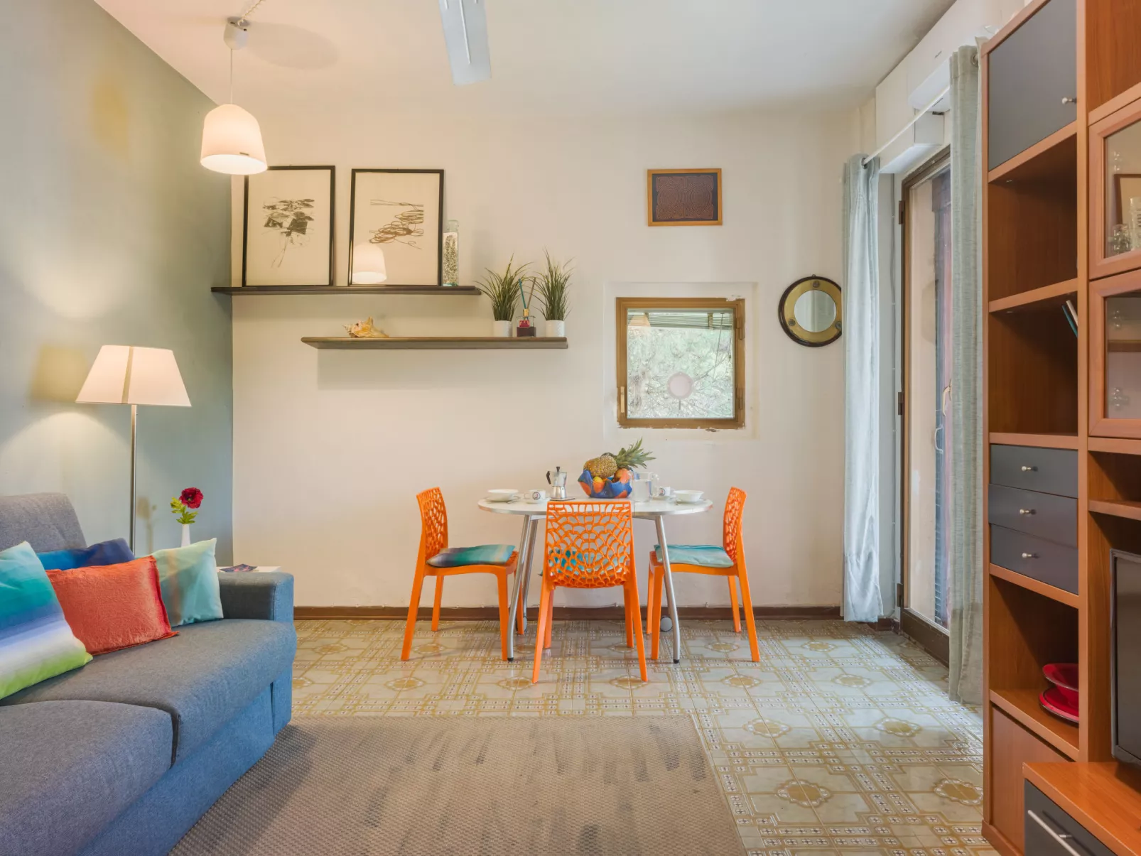 Life Tower - Drinnen