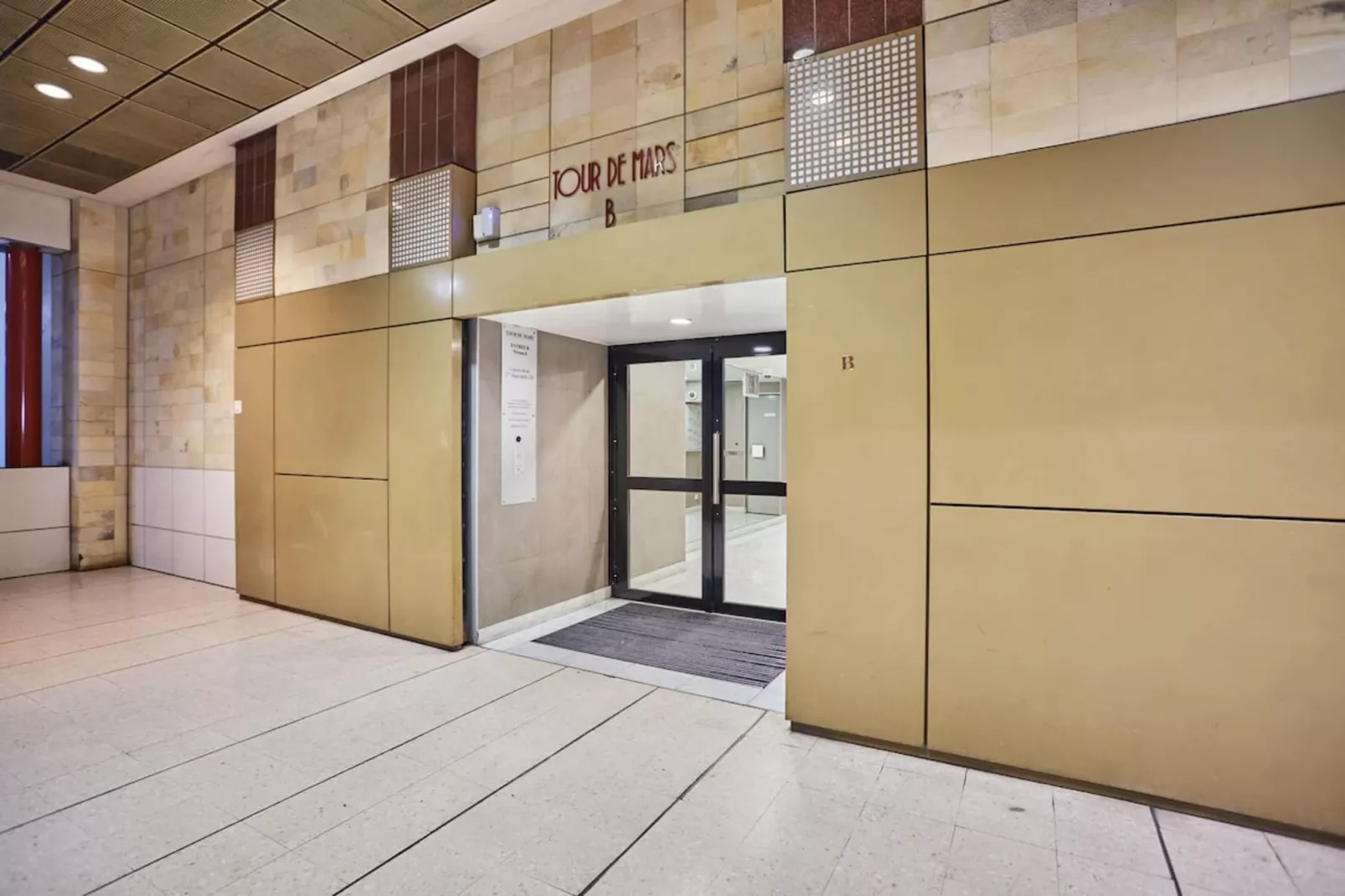 QUAI DE GRENELLE - Empfangshalle