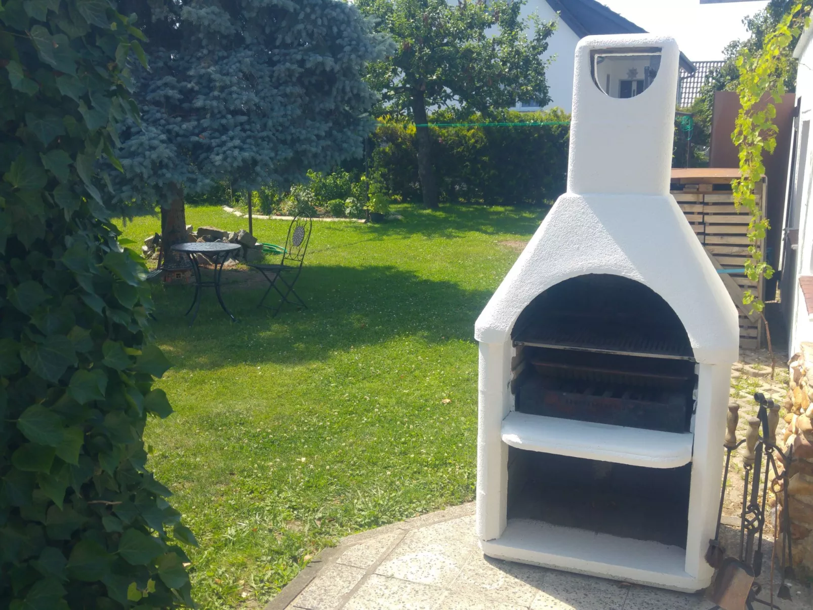 Große Ferienwohnung in Niedergurig mit Großem Ga - Dehors