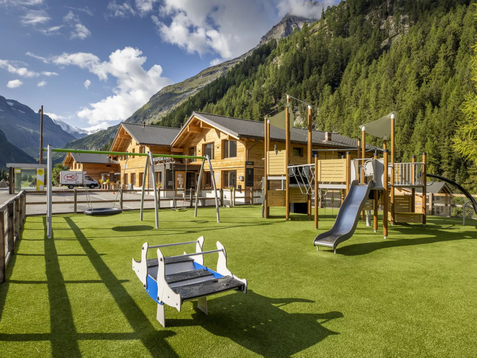 SWISSPEAK Resorts Zinal - Outside