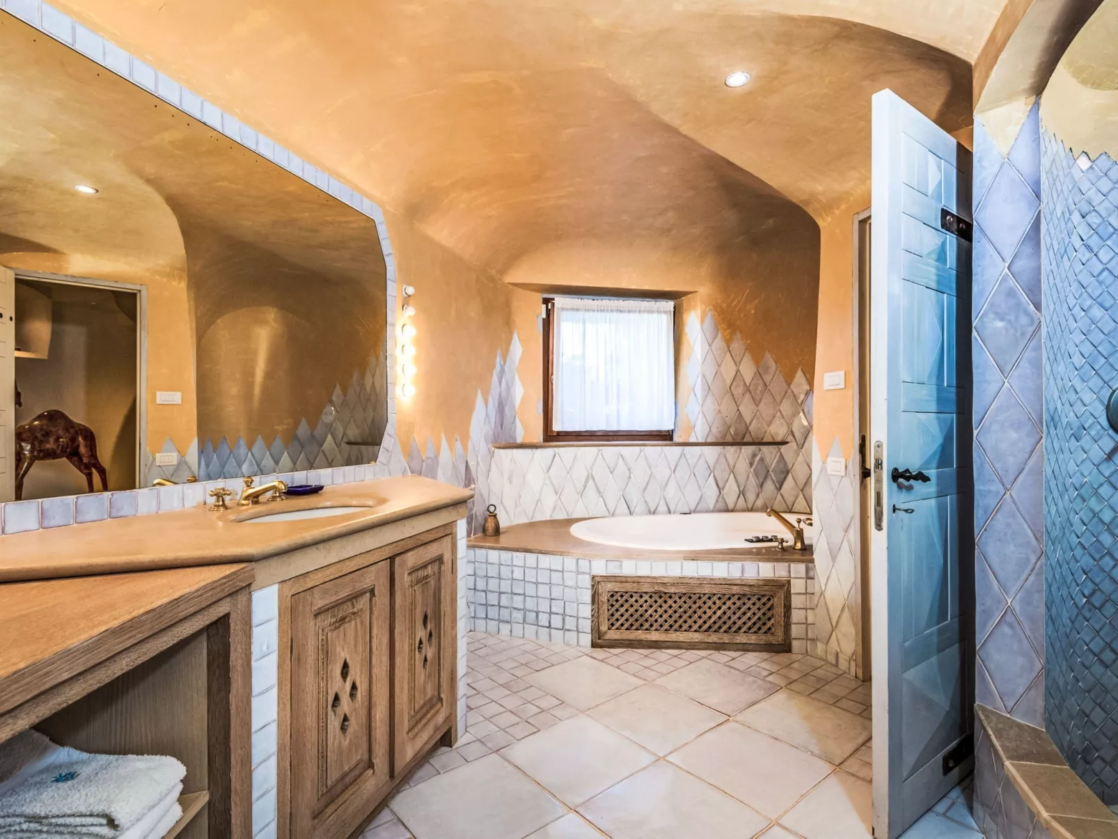 Ancora – Elegant Escape - Dedans