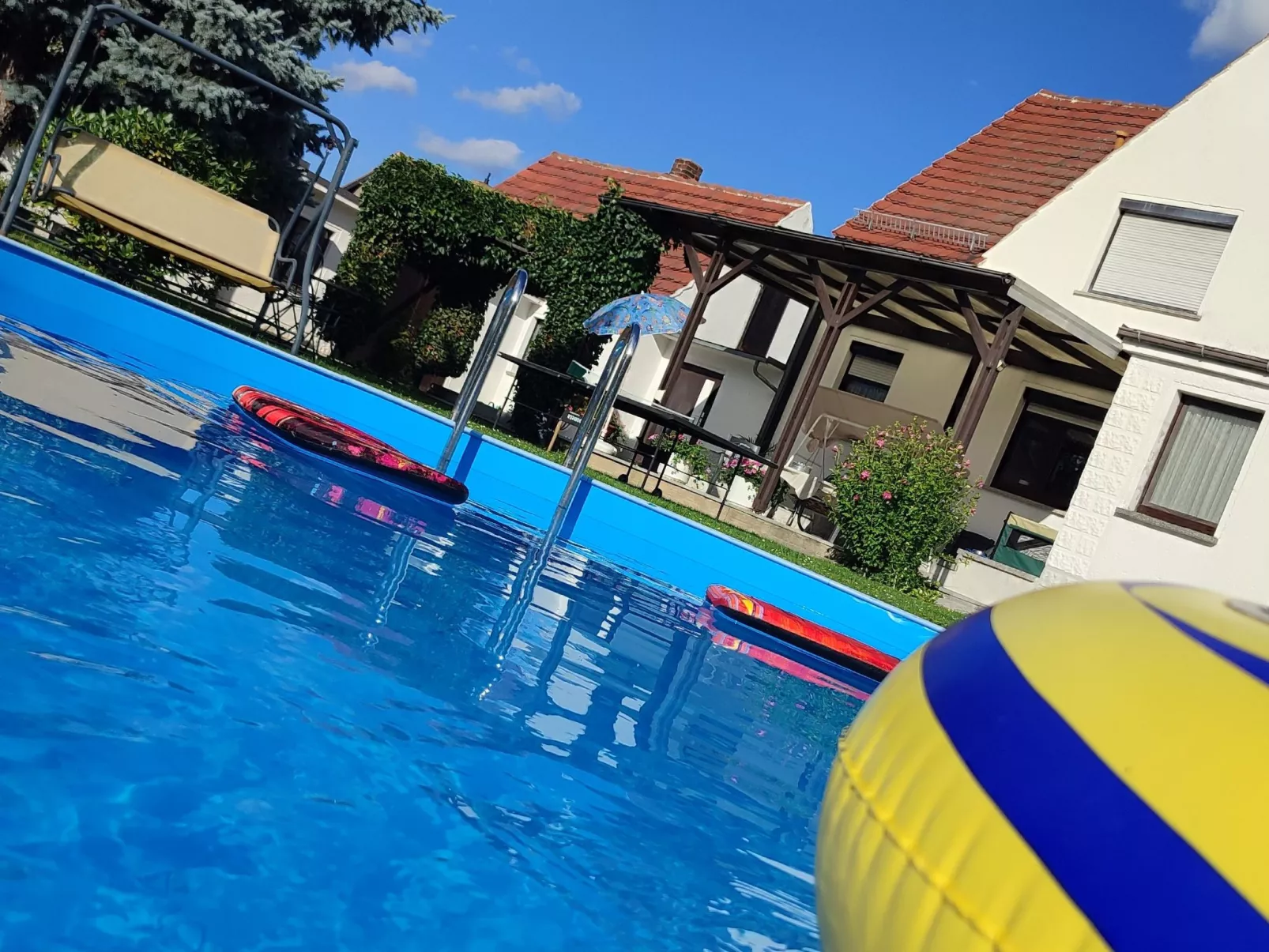 Große Ferienwohnung in Niedergurig mit Großem Ga - Dehors