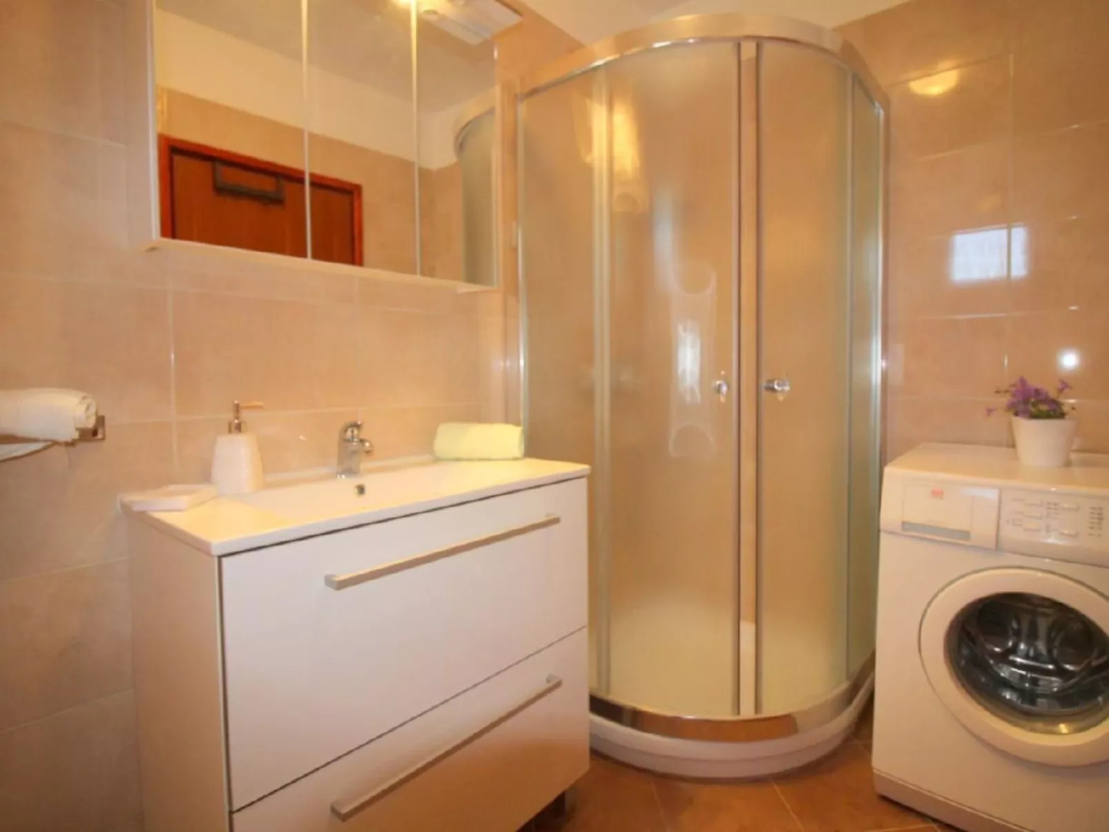 Pinia in Strandnähe  mit Garten - Image-tags.info