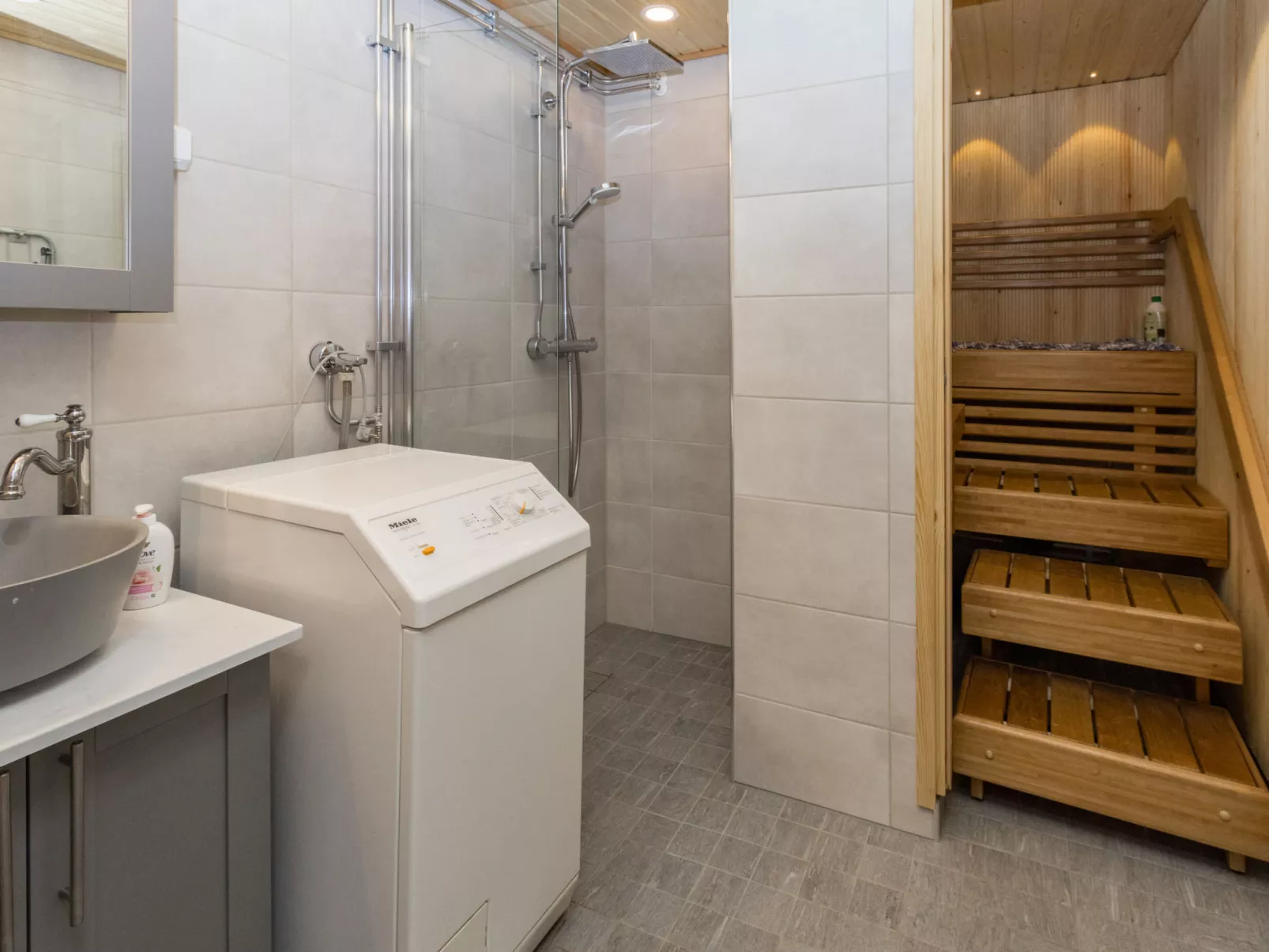 Sallanrinne a - Drinnen