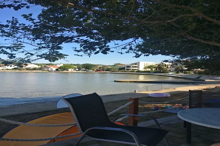 Apartments Topić - One Bedroom Apartment with Terrace (First Floor) - Ambiance