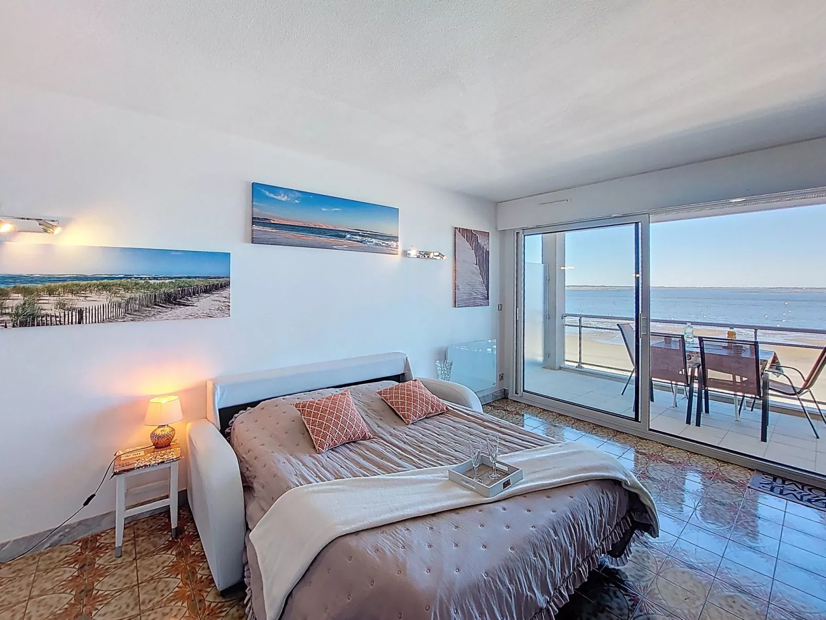 Côte d'Argent - Drinnen