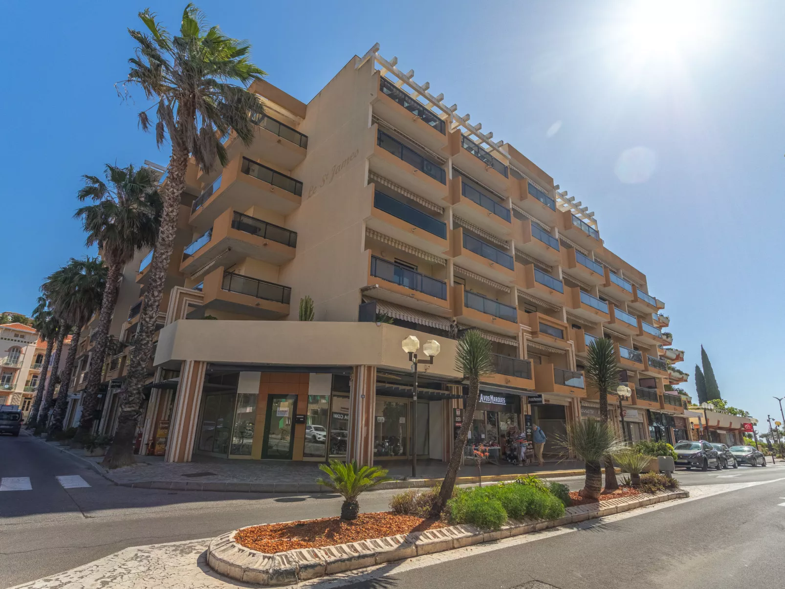 Saint James - Draußen