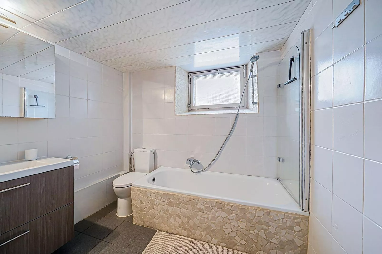 Haus Hunnenberg 2 - Bathroom