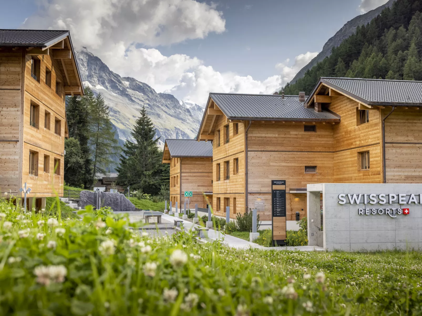 SWISSPEAK Resorts Zinal - Outside