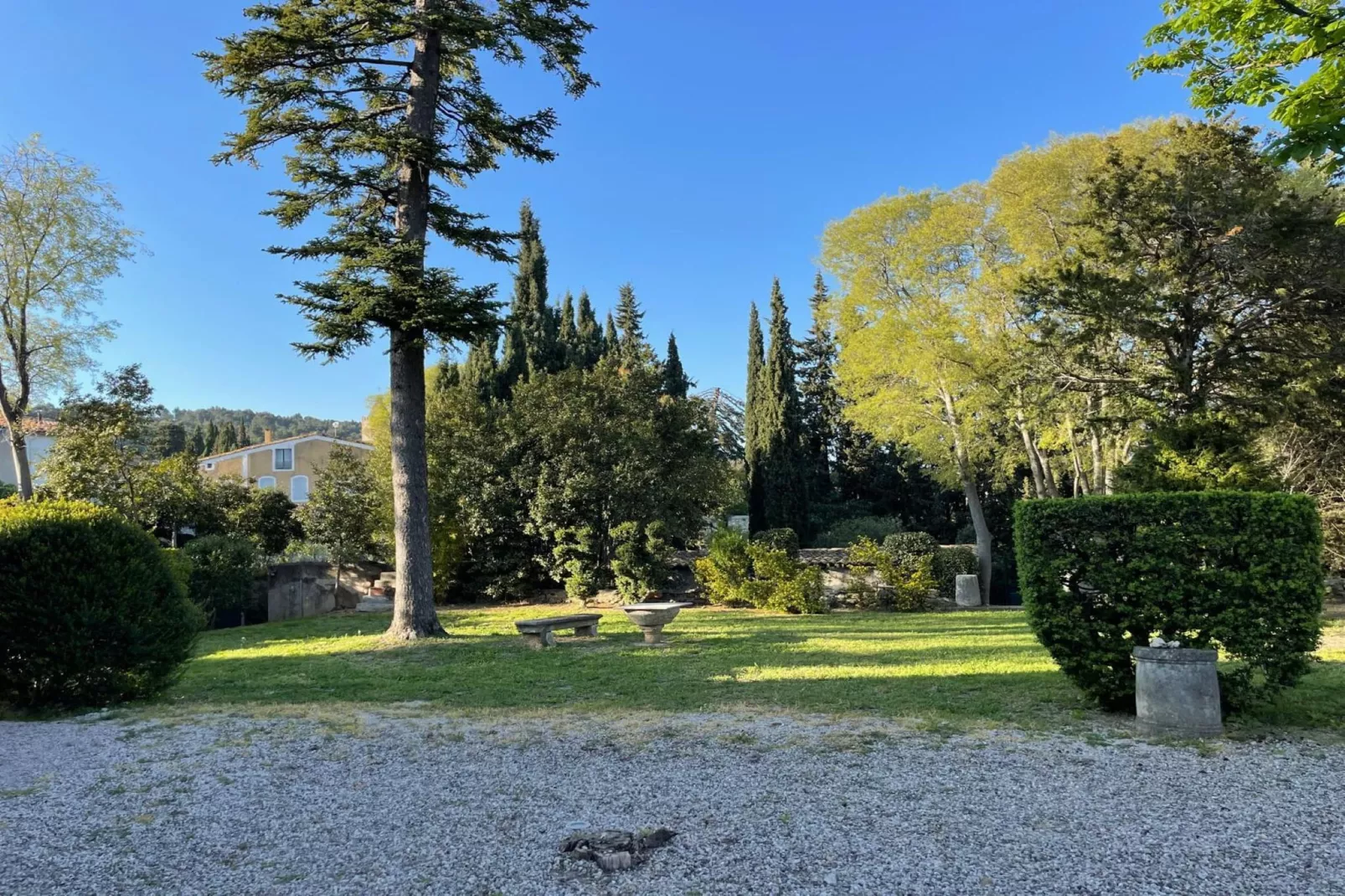 Maison de Maitre avec piscine - Garten Sommer