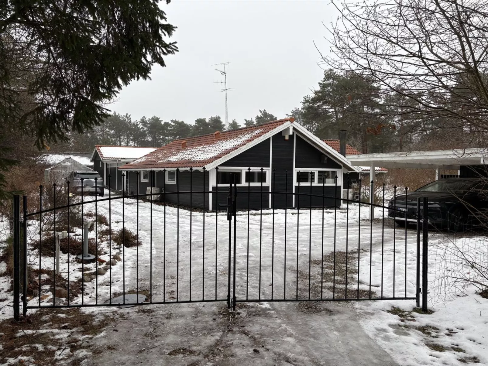 "Saija" - 2.1km from the sea