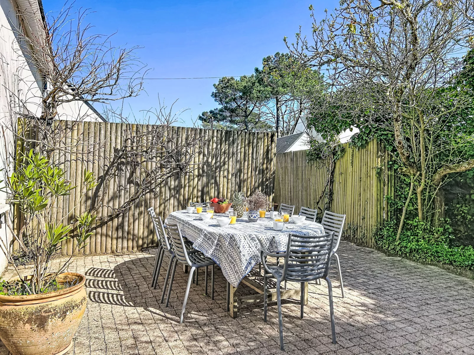 Kervourden - Outside