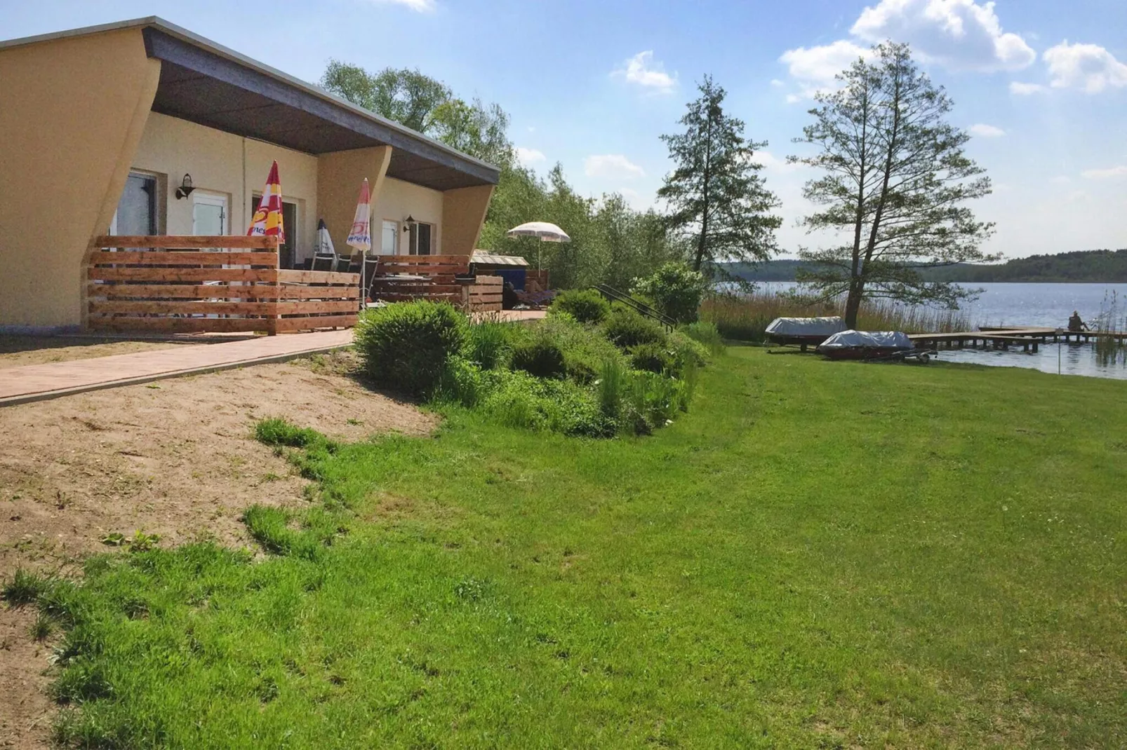 Reihenbungalow - Garten Sommer