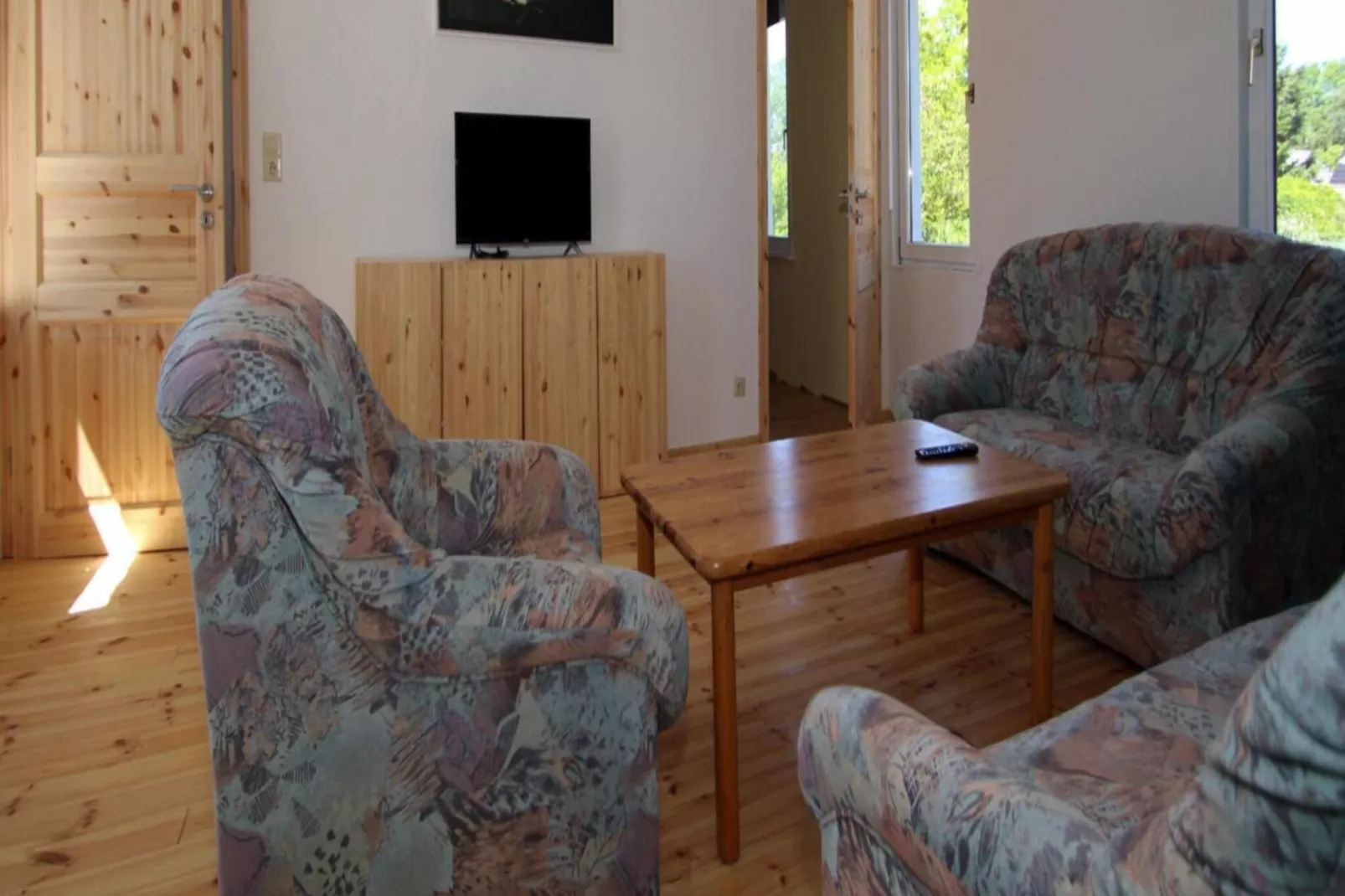 Bungalow 6 Waren - Salon