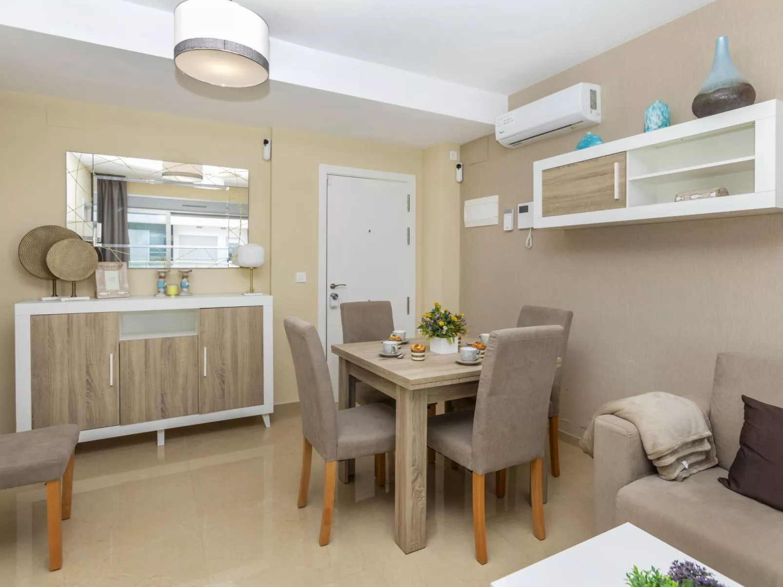 Ciudad Jardin I - Inside