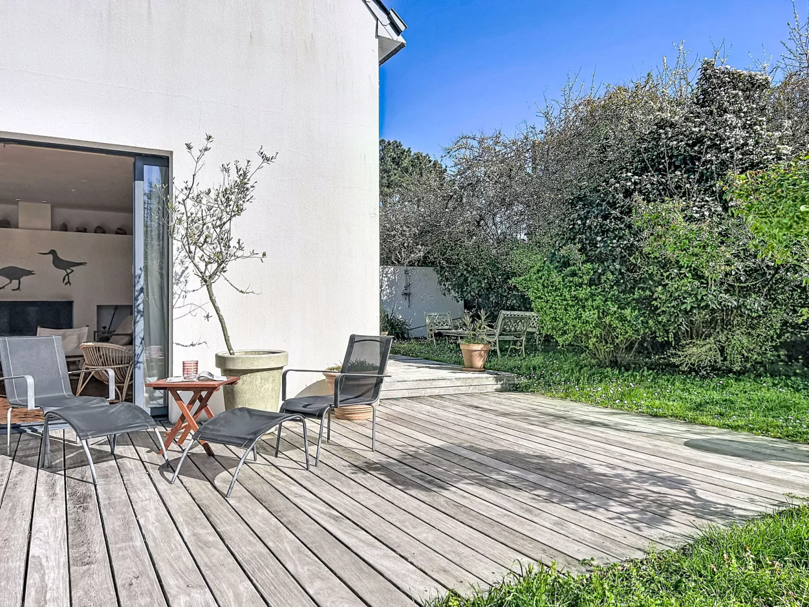 Kervourden - Outside