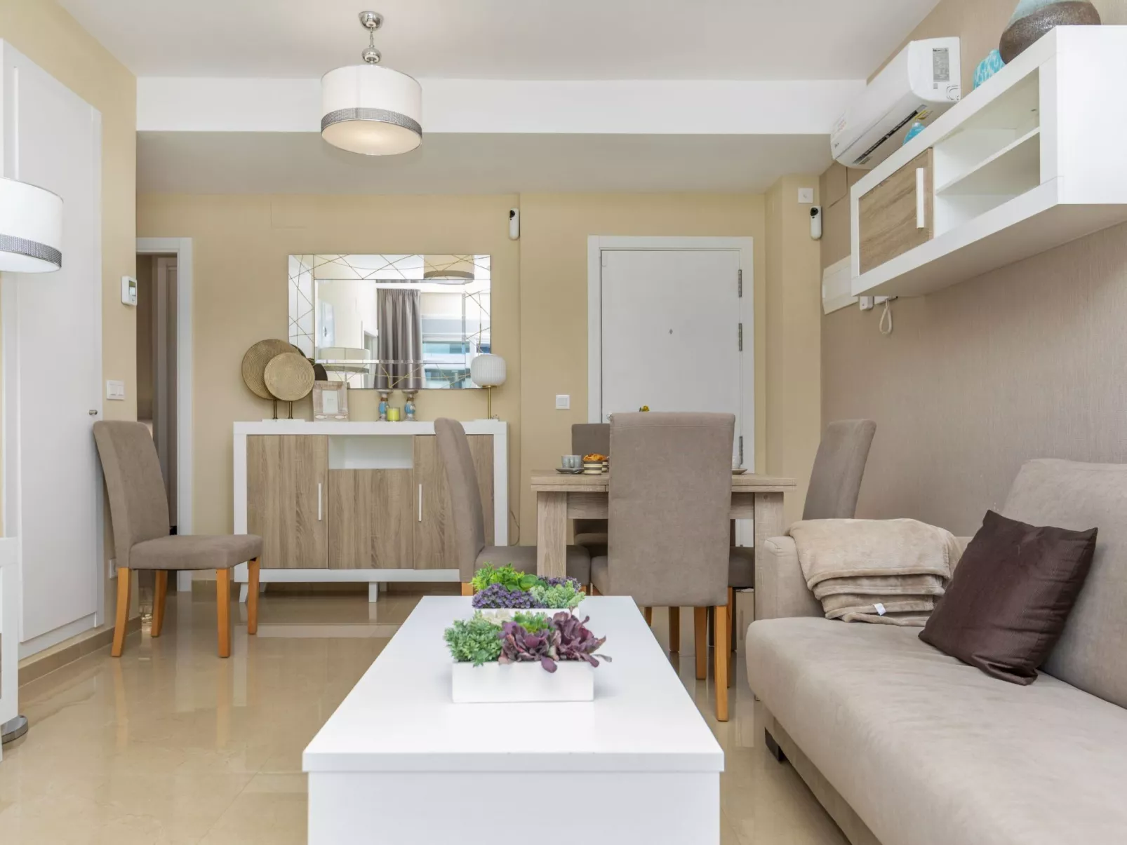 Ciudad Jardin I - Inside