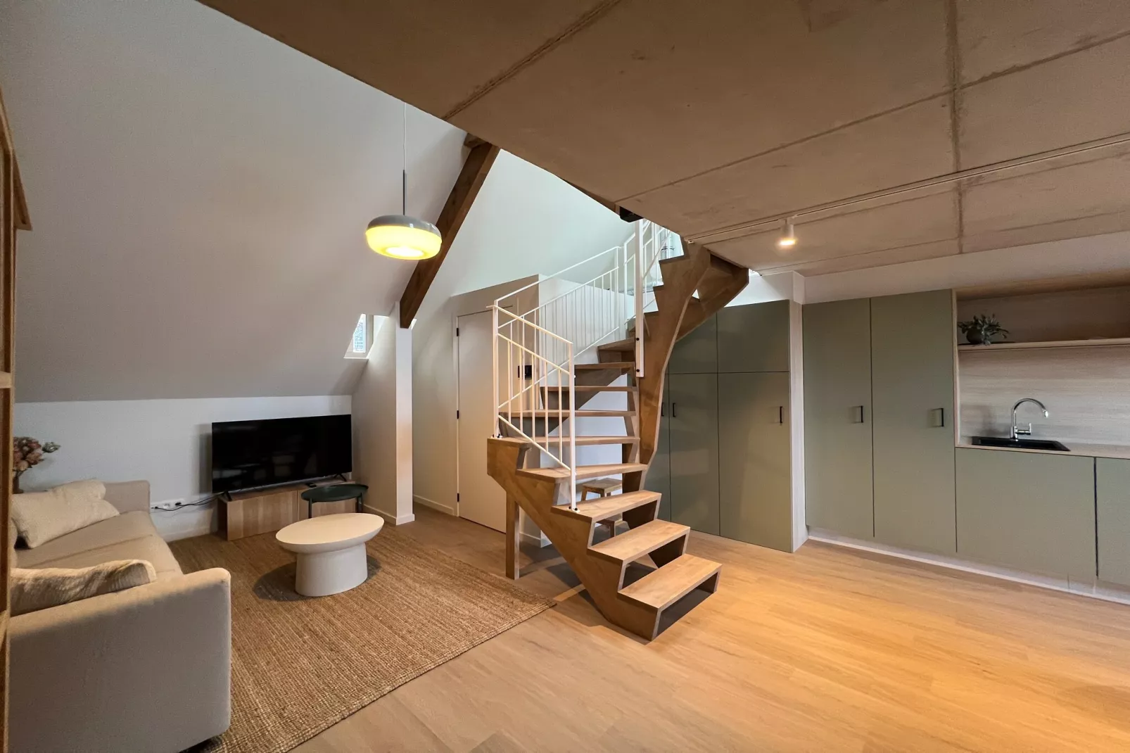 Malta 7B- Second and 3th Floor - Salon