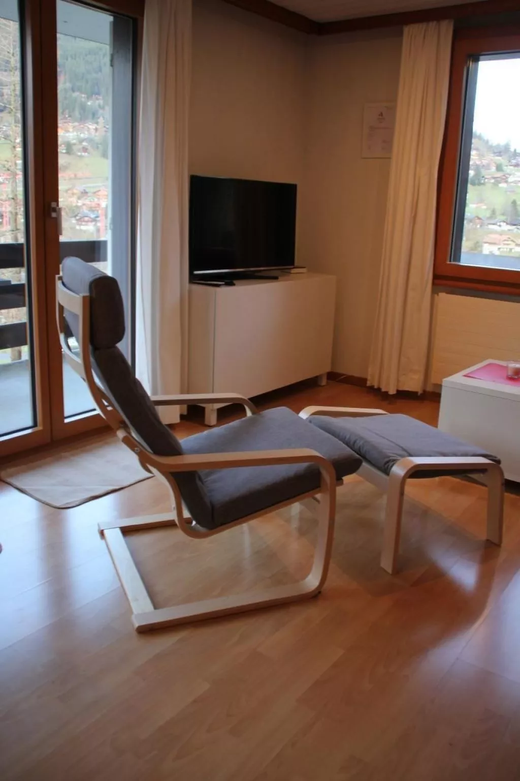 Ski-in/ Ski-out Nordostwand 4-Bett-Ferienwohnung - Drinnen